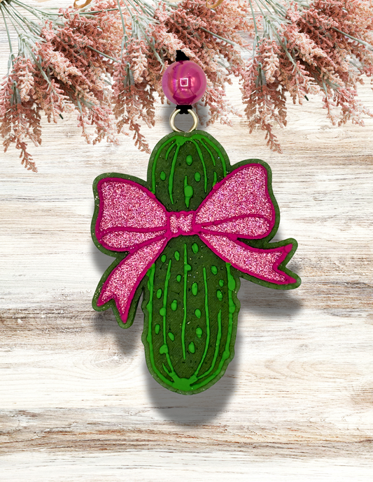 Freshie Pickle with Bow Pink