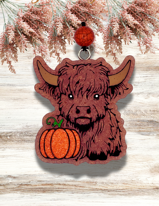 Freshie Highland Cow with Pumpkin